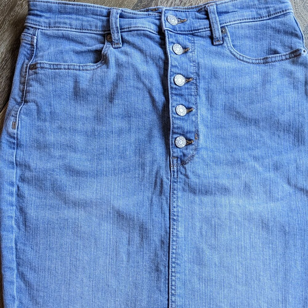 Banana Republic 4 Pocket Light Wash Denim 20" Jean Button Up Skirt, Size 6